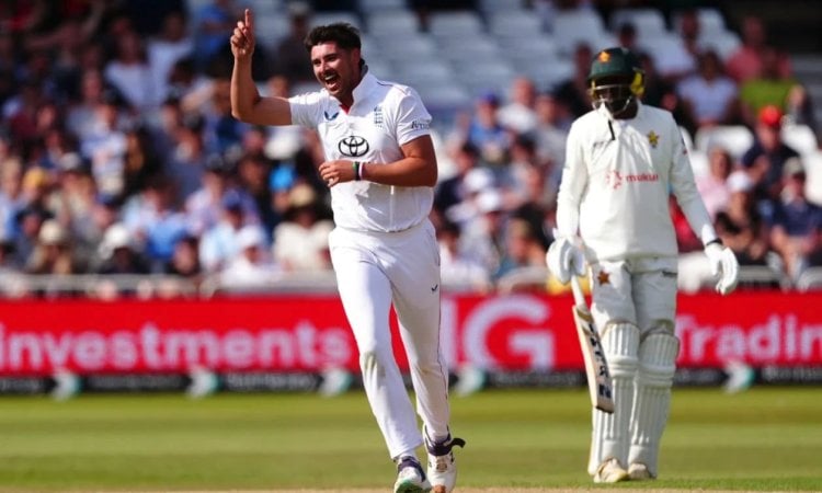 England enforce the follow-on to close out Day 2 with the upper hand against Zimbabwe! ENG vs ZIM, Test Day 1: பந்துவீச்சில் அசத்தும் இங்கிலாந்து; தோல்வியை தவிர்க்க போராடும் ஜிம்பாப்வே!