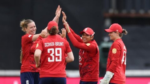 England's all-round performance seals a 3-0 T20I series sweep against the West Indies! ENGW vs WIW, 3rd T20I: விண்டீஸை ஒயிட்வாஷ் செய்து இங்கிலாந்து அசத்தல்!