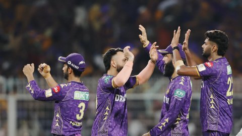 IPL 2025: KKR edge past Rajasthan Royals to bag two vital points and keep their playoff dreams alive ஐபிஎல் 2025: சதத்தை தவறவிட்ட ரியான் பராக்; ராயல்ஸை வீழ்த்தி நைட் ரைடர்ஸ் த்ரில் வெற்றி!