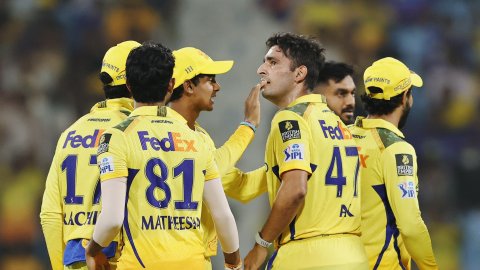 ராயல் சேலஞ்சர்ஸ் பெங்களூரு vs சென்னை சூப்பர் கிங்ஸ் - அணிகள் ஓர் அலசல்!