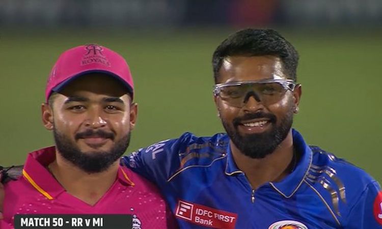 IPL 2025: जयपुर में आज RR बनाम MI, राजस्थान ने टॉस जीतकर पहले गेंदबाज़ी का लिया फैसला, दो बदलाव के साथ उतरी राजस्थान