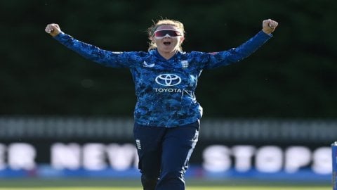 ENGW vs WIW, 1st ODI: Linsey Smith's five-for on debut seals a thumping win for England! ENGW vs WIW, 1st ODI: விண்டீஸை வீழ்த்தி இங்கிலாந்து அபார வெற்றி!