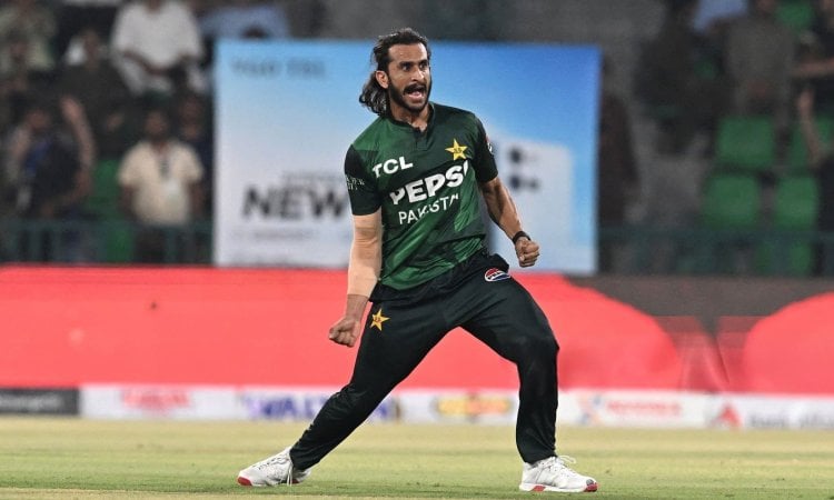 Pakistan trump Bangladesh to take 1-0 lead in the three-match T20I series PAK vs BAN, 1st T20I: ஹசன் அலி, ஷதாப் அபாரம்; வங்கதேசத்தை வீழ்த்தி பாகிஸ்தான் வெற்றி!