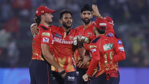 IPL 2025: प्रियांश-इंग्लिस की जोड़ी ने पलटा मैच, पंजाब ने मुंबई को 7 विकेट से हराकर प्लेऑफ में टॉप-2