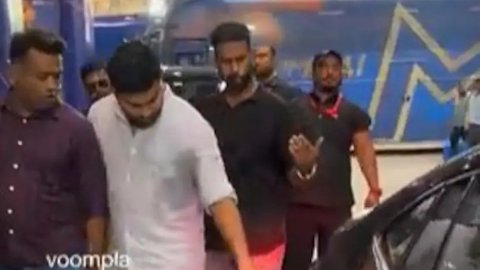 VIDEO: कार में डेंट देख भड़के रोहित शर्मा – 'ये क्या है?', छोटे भाई से हुई मज़ेदार नोकझोंक