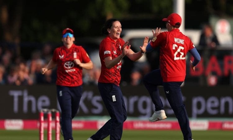 Sophia Dunkley’s Stellar Knock Sparks England’s New Era with Convincing Win Over West Indies! ENGW vs WIW, 1st T20I: ஹீலி மேத்யூஸ் சதம் வீண்; விண்டீஸை வீழ்த்தியது இங்கிலாந்து!