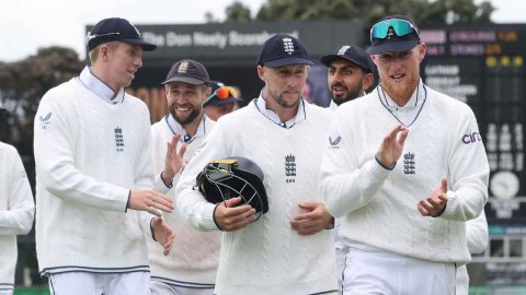 Sam Cook confirmed for Test debut as England name XI to face Zimbabwe ENG vs ZIM: जिम्बाब्वे के खिलाफ एकमात्र टेस्ट के लिए इंग्लैंड की प्लेइंग XI की घोषणा, ये खिलाड़ी करे