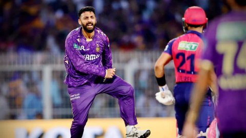 Watch- Varun Chakravarthy stuns batters with magical bowling! மாயாஜால பந்துவீச்சு மூலம் பேட்டர்களை ஸ்தம்பிக்க வைத்த வருண் சக்ரவர்த்தி - காணொளி!