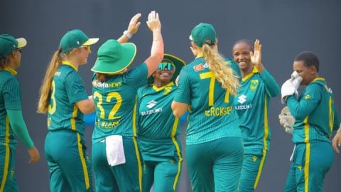 Women’s ODI Tri-Series: Dercksen, Tryon Help SA Sign Off With 76-run Win Over SL முத்தரப்பு ஒருநாள் தொடர்: இலங்கையை வீழ்த்தி தென் ஆப்பிரிக்கா அபார வெற்றி!