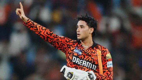 Abhishek Sharma is the first Indian to hit four IPL fifties in under 20 balls अभिषेक शर्मा ने तोड़ा सूर्यकुमार यादव का गजब रिकॉर्ड, IPL में ऐसा करने वाले पहले भारतीय क्रिकेटर बने