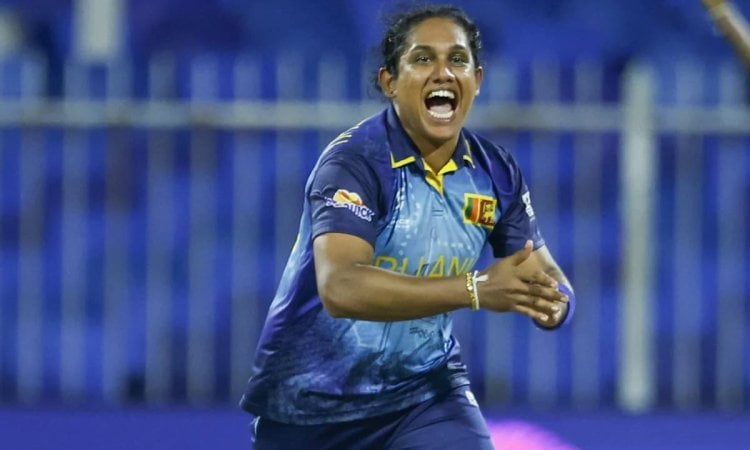 Athapaththu Fined For Breaching ICC Code Of Conduct In Tri-series Match Against SA ஐசிசி நடத்தை விதிகளை மீறியதாக சமாரி அத்தபத்துவுக்கு அபராதம்!