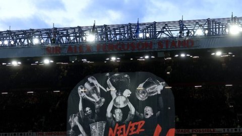 Bruno approves new Man Utd tifo ahead of Europa league semi vs Athletic Club