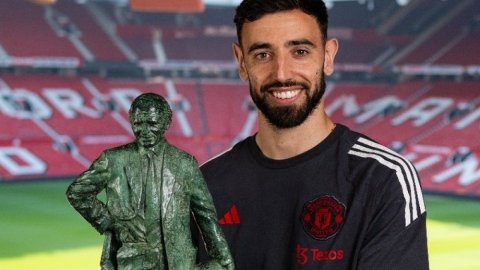 Bruno Fernandes named Sir Matt Busby Player of the Year for record-equalling fourth time