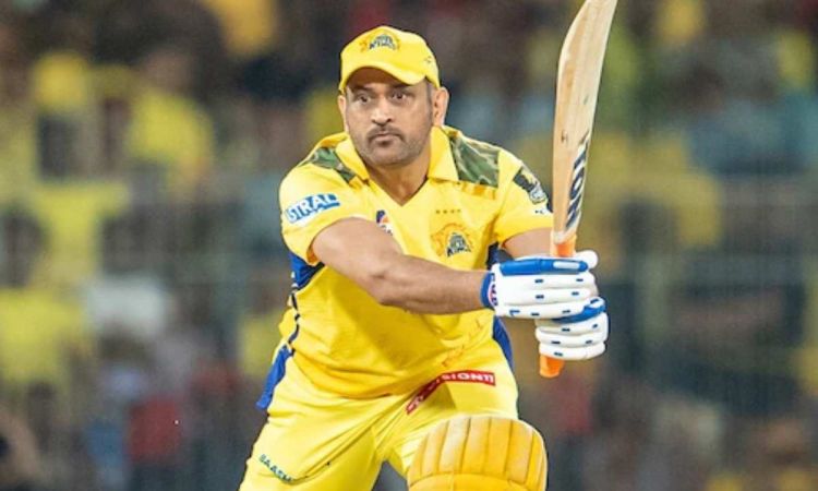 MS Dhoni need 3 six to complete 350 sixes in t20 cricket