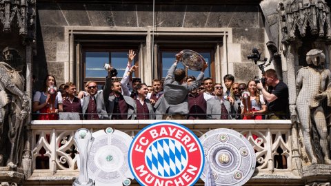 FC Bayern Munich celebrate league title with FIFA Club World Cup in mind