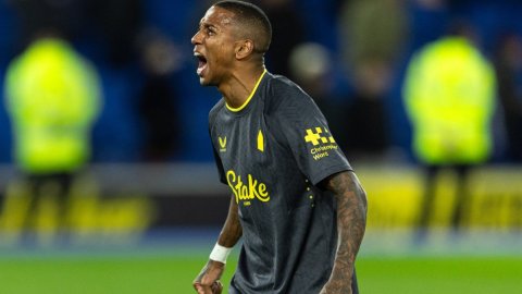 Football: Ashley Young, Begovic & Virginia to leave Everton upon season conclusion