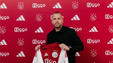 Football: Heitinga leaves Liverpool to sign in as Ajax's head coach