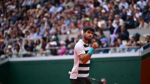 French Open: Champion Alcaraz begins title defence in style with clinical win over Zeppieri