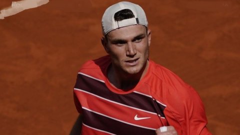 French Open: Draper brushes off Fonseca to reach fourth round