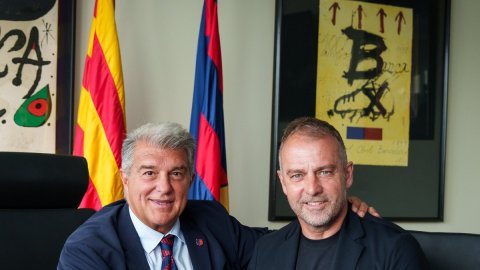 Hansi Flick pens contract extension with FC Barcelona until 2027