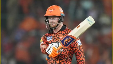 7 चौके, 9 छक्के और 105 रन! Heinrich Klaasen ने रचा इतिहास, 37 बॉल में सेंचुरी ठोककर तोड़ दिए ये सभी 7 चौके, 9 छक्के और 105 रन! Heinrich Klaasen ने रचा इतिहास, 37 बॉल में सेंचुरी ठोककर तोड़ दिए ये सभी