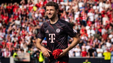 I'll take my time: Muller undecided on future after playing final Bundesliga game for Bayern