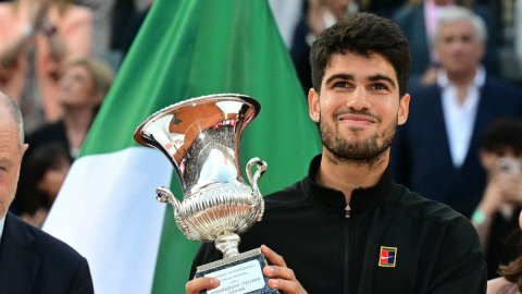 Italian open: Alcaraz denies Sinner a home triumph to claim Rome Masters title