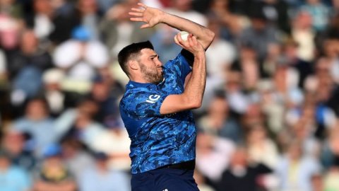 ENG vs WI:Jamie Overton Ruled Out Of West Indies White-ball Series Due To Broken Finger ENG vs WI: தொடரிலிருந்து விலகிய ஜோமி ஓவர்டன்; பின்னடைவை சந்திக்கும் இங்கிலாந்து!