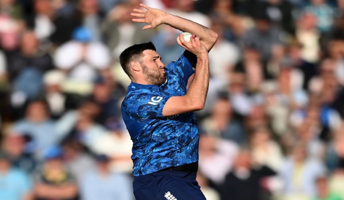 ENG vs WI:Jamie Overton Ruled Out Of West Indies White-ball Series Due To Broken Finger ENG vs WI: தொடரிலிருந்து விலகிய ஜோமி ஓவர்டன்; பின்னடைவை சந்திக்கும் இங்கிலாந்து!