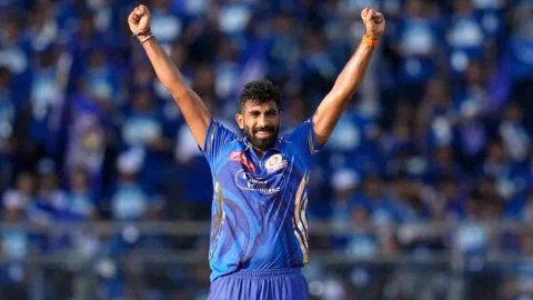 Jasprit Bumrah First bowler who crossed 400 mark of dot balls in death overs in IPL