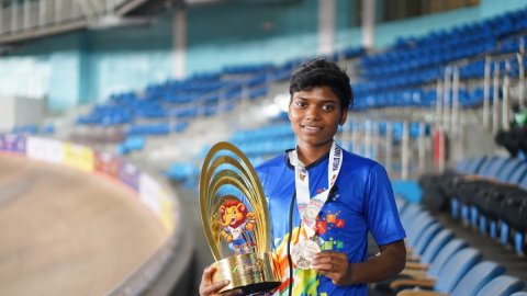 KIYG 2025: Sabina, a daily-wager’s daughter, pedals her way to three medals