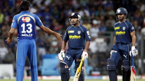 Munaf patel Amit Mishra Fight in IPL 2011 When amit mishra hit 4 fours against munaf patel IPL मैच में जब टेलेंडर के 4 गेंद में 4 चौके झेल न पाए थे मुनाफ पटेल,फिर मैदान पर हुआ था झगड़ा
