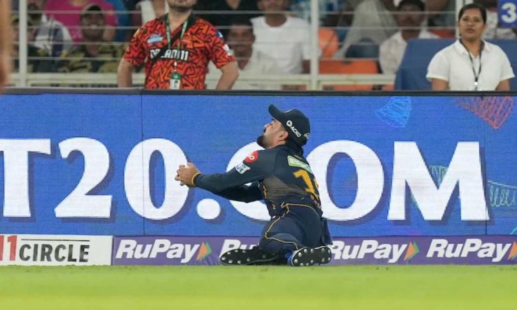Rashid Khan takes stunning running catch to remove Travis Head watch video