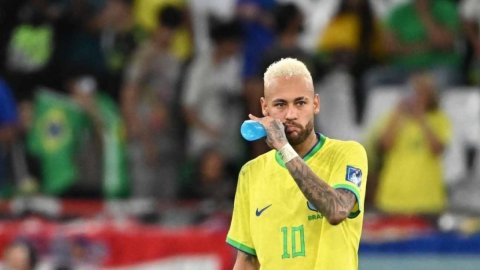 Santos seeking to keep Neymar until 2026 World Cup