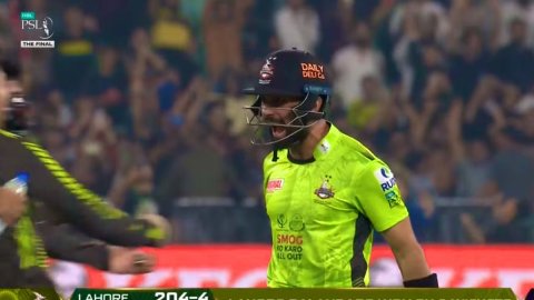 सिकंदर रजा ने हद कर दी, PSL फाइनल में टॉस से 10 मिनट पहले पहुंचे पाकिस्तान और जिता दिया अपनी टीम को 