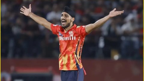 Unwanted Record For Arshdeep Singh Conceded Most Runs As Punjab Kings Bowler In The First Over முதல் ஓவரில் அதிக ரன்கள்; மோசமான சாதனையை படைத்த அர்ஷ்தீப் சிங்!