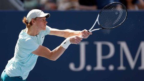 US Open: Jannik Sinner soars into third round with win over Lorenzo Sonego