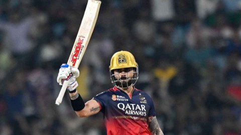 Virat Kohli becomes the first Cricketer ever to complete 9000 runs for a single team in T20 History டி20 கிரிக்கெட்டில் புதிய உலக சாதனை படைத்த விராட் கோலி!