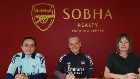 Women's Super League: Frida Manuum signs contract extension with Arsenal