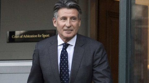 World Athletics boss Coe hails debut of mixed 4x100m relay