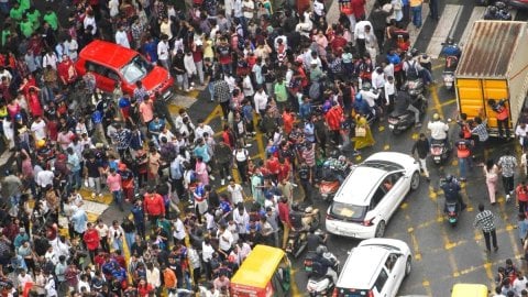 பெங்களூரு கூட்ட நெரிசலில் சிக்கி உயிரிழந்தவர்களுக்கு ஆறுதல் தெரிவித்த பிரபலங்கள்!