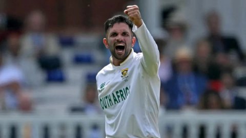 ZIM vs SA: Keshav Maharaj claims his 200th Test wicket first South African spinner to reach this mi சுழற்பந்து வீச்சாளராக அதிக டெஸ்ட் விக்கெட்டுகள்: கேஷவ் மஹாராஜ் புதிய சாதனை!