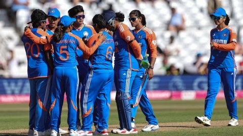 IND-W vs EN-W: स्मृति मंधाना के शतक और श्री चरणी की घातक गेंदबाज़ी से भारत ने इंग्लैंड को 97 रन से ह