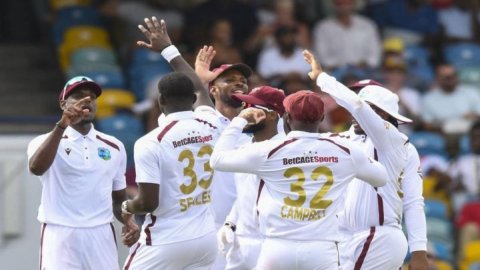 WI vs AUS 1st Test: पहले दिन गिरे 14 विकेट, ऑस्ट्रेलिया को 180 रन पर ढेर करने के बाद वेस्टइंडीज की ख
