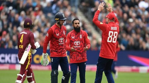 Varun Chakravathy Remains No. 3 T20I Bowler Rankings; England's Rashid Rises To Second ஐசிசி டி20 தரவரிசை: முதலிடத்தை நெருங்கும் ரஷித்; அசுர வளர்ச்சியில் ஜேமி ஸ்மித், ஜேக்கப் பெத்தெல்!