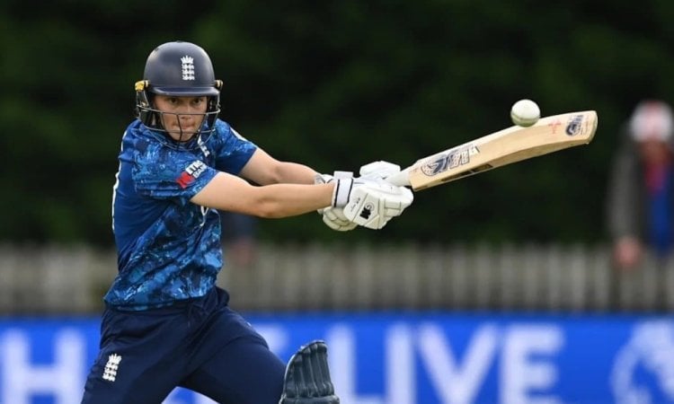 Women's ODI Rankings: Amy Jones And Tammy Beaumont Big Gain ஐசிசி மகளிர் ஒருநாள் தரவரிசை: இங்கிலாந்து வீராங்கனைகள் முன்னேற்றம்!