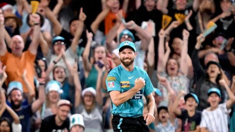 BBL: Six or out - the catch that had everyone talking (explainer) BBL: Six or out - the catch that had everyone talking (explainer)