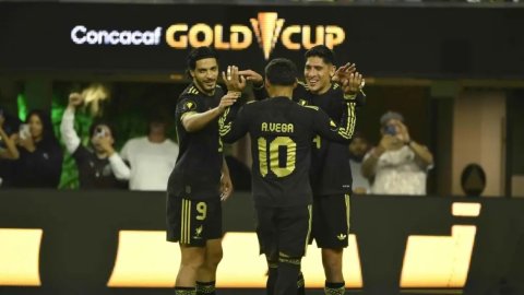 Concacaf Gold Cup: Mexico open title defense with 3-2 win over Dominican Republic