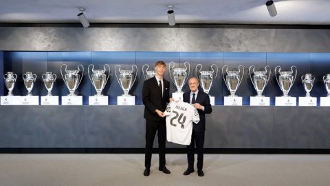 Dean Huijsen signs contract with Real Madrid, to stay for five seasons