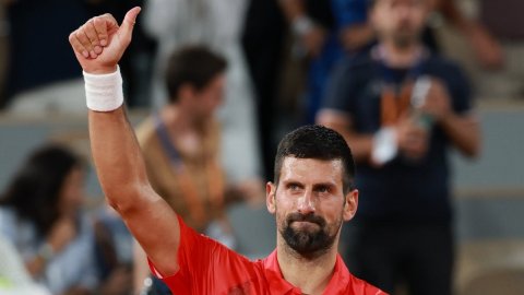 Djokovic enters fourth round with 99th match-win at Roland Garros 